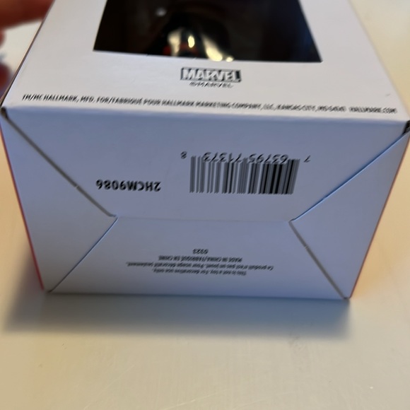 NWT marvel holiday ornament - Spider-Man hallmark - Picture 2 of 3